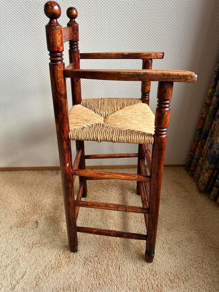Antieke houten kinderstoel met rieten zitting, Antiek en Kunst, Antiek | Meubels | Stoelen en Banken, Ophalen of Verzenden