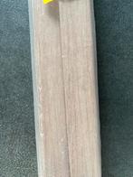 Nieuwe plakplinten grijs grenen, Doe-het-zelf en Verbouw, Ophalen, Nieuw, Mdf, 200 tot 250 cm