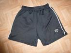 Nike short voetbal maat 140, Jongen of Meisje, Sport- of Zwemkleding, Zo goed als nieuw, Ophalen