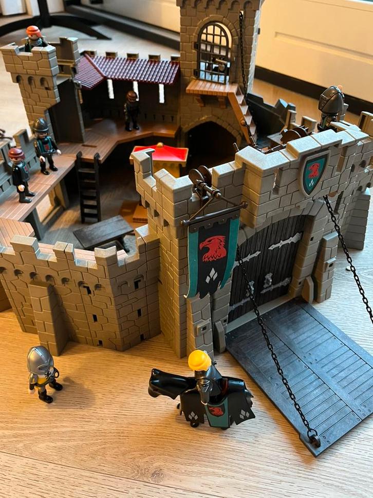 Playmobil Kasteel – met veel riddertjes & accessoires!, Kinderen en Baby's, Speelgoed | Playmobil, Zo goed als nieuw, Ophalen