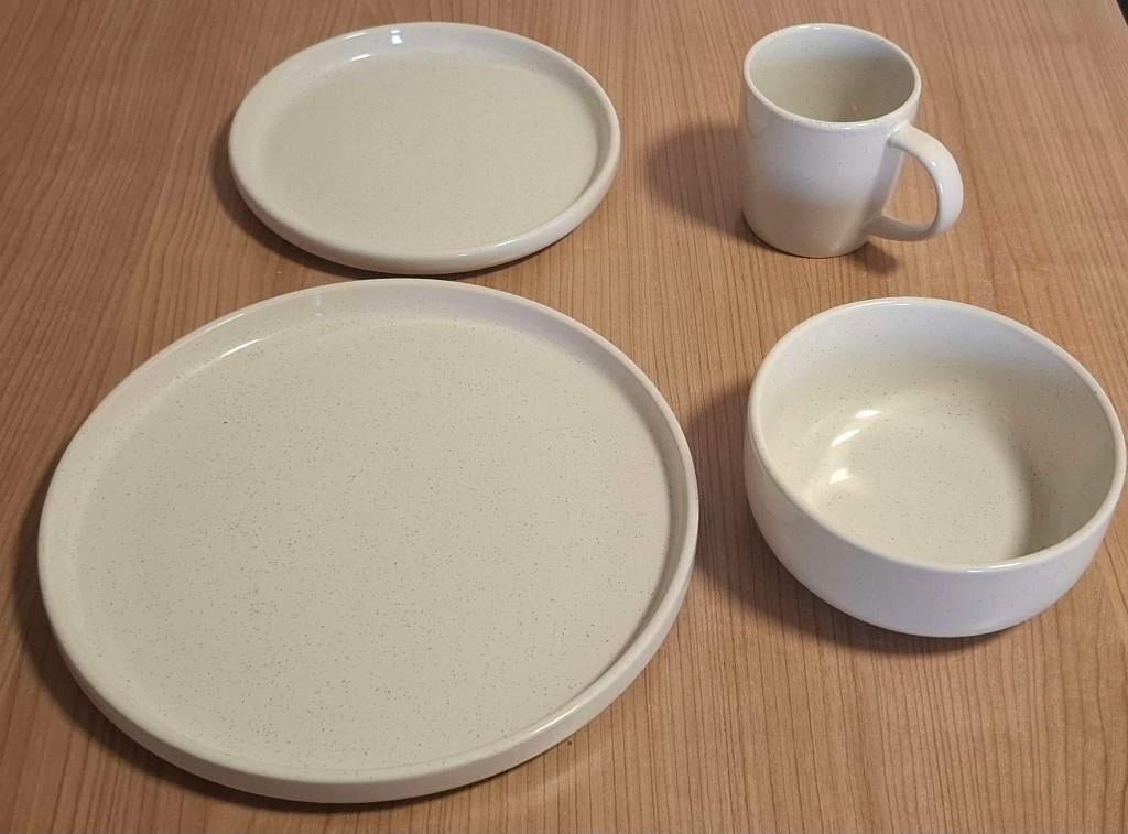 multiple sets of dishes, Ophalen, Keramiek, Zo goed als nieuw, Effen