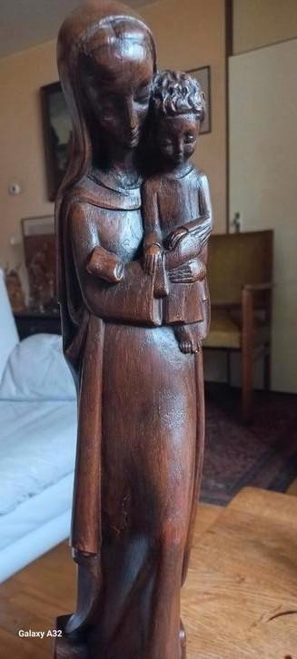 Art Deco Beeld Maria gesigneerd.  beschikbaar voor biedingen
