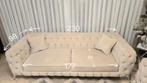 1 grote 3 zits Chesterfield bank velvet  creme 230cm breed, Huis en Inrichting, Banken | Sofa's en Chaises Longues, Ophalen, Driepersoons