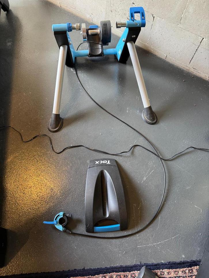 Tacx Boost indoortrainer te koop, Sport en Fitness, Wielrennen, Zo goed als nieuw, Overige typen, Ophalen