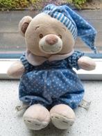 Beer in zacht blauw slaappakje met puntmuts merk KSD, Ophalen of Verzenden, Zo goed als nieuw, Beer