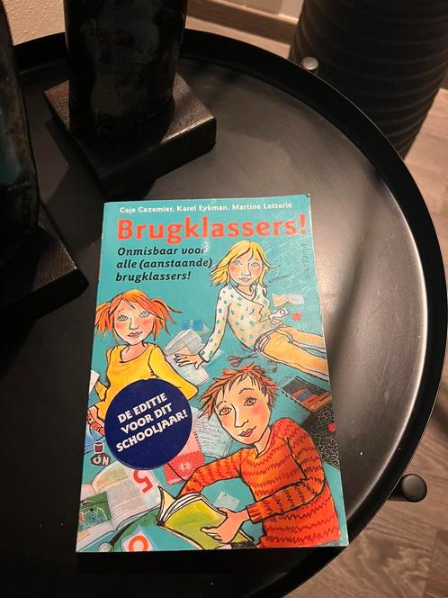 Caja Cazemier - Brugklassers! Leesboek 12 jaar, Boeken, Kinderboeken | Jeugd | 10 tot 12 jaar, Zo goed als nieuw, Ophalen of Verzenden