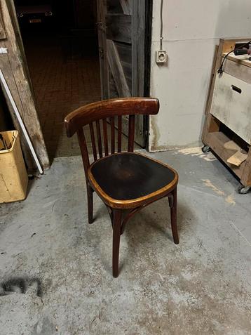 Opknap thonet stoelen beschikbaar voor biedingen