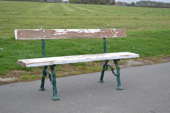 mooi landelijk tuinbankje met gietijzeren poten, Tuin en Terras, Tuinbanken, Gebruikt, Metaal, Ophalen