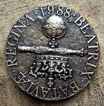 Verguld zuiver zilveren penning Beatrix 50 jaar (1988), Ophalen, Zilver, Nederland