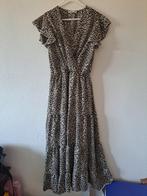 beige millenium jurk maat m, Maat 38/40 (M), Beige, Zo goed als nieuw, Onder de knie