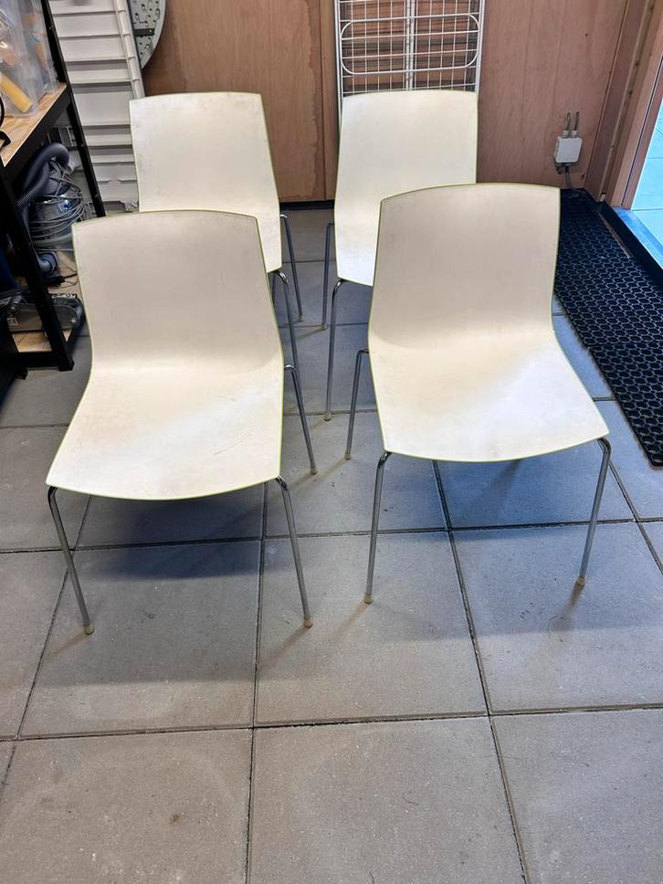 Arper Catifa Stoel - Groen/Wit, Huis en Inrichting, Stoelen, Gebruikt, Vier, Kunststof, Overige kleuren, Ophalen