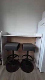 Eigen gemaakte bar met 2 krukken, Huis en Inrichting, Ophalen, Gebruikt, Inclusief barstoelen