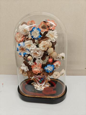 Antieke Stolp met Vaas & Boeket beschikbaar voor biedingen