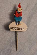 PIGGELMEE, kabouter,  speldje, Ophalen of Verzenden, Zo goed als nieuw, Figuurtje, Speldje of Pin