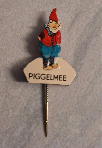 PIGGELMEE, kabouter,  speldje  beschikbaar voor biedingen