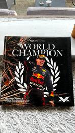 Max Verstappen - jaarboek 2021 world champion, Ophalen of Verzenden, Zo goed als nieuw, Formule 1