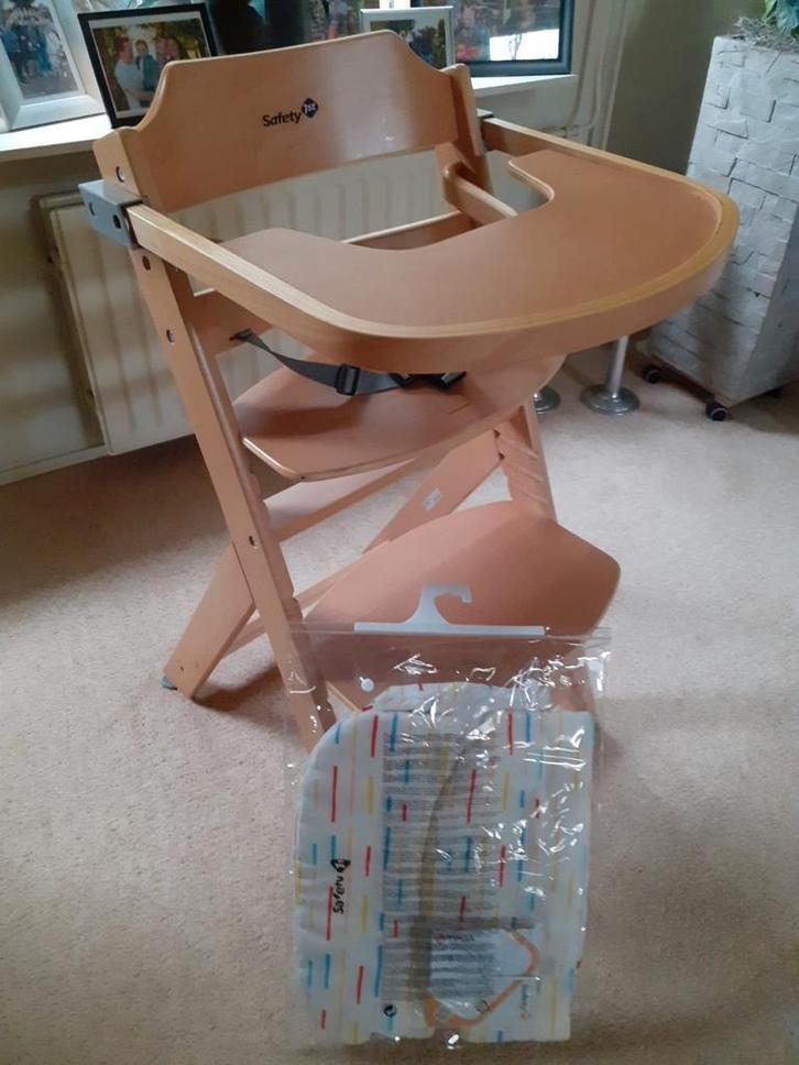 Verstelbare kinderstoel z.g.a.n. met bekleding, Kinderen en Baby's, Kinderstoelen, Zo goed als nieuw, Meegroeistoel, Gordel(s)