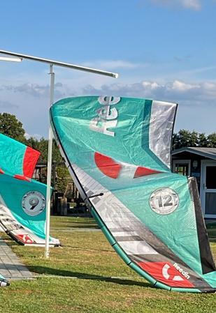 Reedin Hypermodel 12m2 Kite - Brainchild, Watersport en Boten, Kitesurfen, Gebruikt, Kite, 12 m², Geen board, Ophalen of Verzenden
