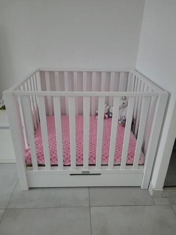 Bobita Box met lade zo goed als nieuw beschikbaar voor biedingen