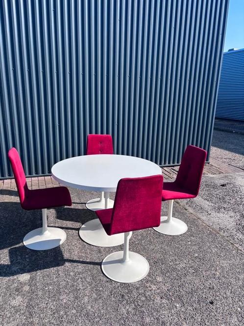 Vintage eettafel stoelen setprijs space age rond, Huis en Inrichting, Tafels | Eettafels, Gebruikt, 100 tot 150 cm, Rond, Ophalen