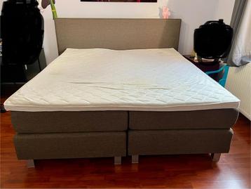 Boxspring Bed 200x180 beschikbaar voor biedingen