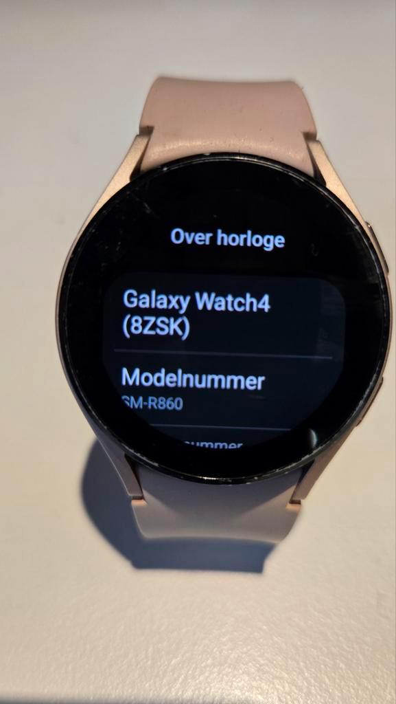 Samsung Galaxy Watch 4 Roségoud - Zeer Nette Staat!, Sieraden, Tassen en Uiterlijk, Smartwatches, Zo goed als nieuw, Android, Roze