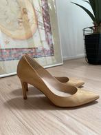 Hakken LK Bennett | maat 38.5, Kleding | Dames, Beige, Ophalen of Verzenden, Zo goed als nieuw, Pumps