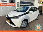 Toyota Aygo 1.0 VVT-i x-play NAP|CAMERA|AIRCO| 1EIGENAAR, Voorwielaandrijving, Stof, Gebruikt, Start-stop-systeem