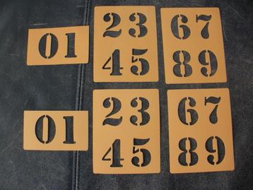 1844A-15- DUBBELE SET Teken Sjablonen CIJFERS 4 cm beschikbaar voor biedingen