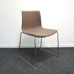 Arper Catifa 46 Design Stoelen | Bruin / Wit | Gestoffeerd, Huis en Inrichting, Stoelen, Gebruikt, Metaal, -, Ophalen of Verzenden