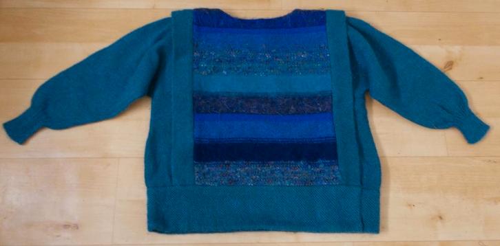 Aparte handgemaakte mooie kleuren trui! L, Kleding | Dames, Truien en Vesten, Zo goed als nieuw, Maat 42/44 (L), Blauw, Ophalen of Verzenden