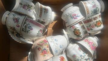 14 koffie/theekopjes Elizabethan, Paragon enz. beschikbaar voor biedingen