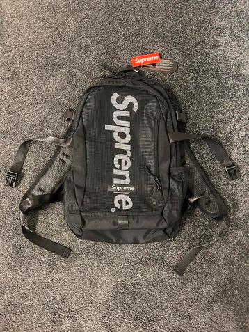 Supreme rugzak SS20 beschikbaar voor biedingen