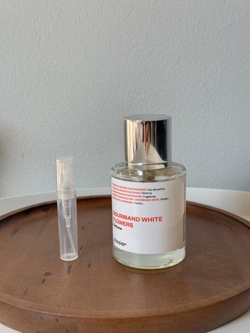 Dossier Gourmand White Flowers, Sieraden, Tassen en Uiterlijk, Uiterlijk | Parfum, Zo goed als nieuw, Verzenden