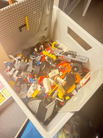 Flinke hoeveelheid oude lego beschikbaar voor biedingen