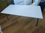 IKEA bureau in perfecte staat, Huis en Inrichting, Bureaus, Ophalen, Zo goed als nieuw