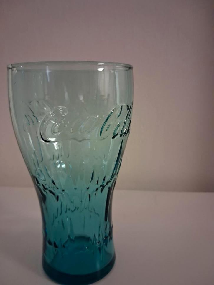 Vintage Blauw Coca Cola Glas, Huis en Inrichting, Keuken | Servies, Gebruikt, Glas of Glazen, Overige stijlen, Glas, Ophalen of Verzenden