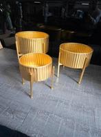 Zeer mooie metalen binnen bakken.
40 cm
30 cm
25 cm, Tuin en Terras, Bloembakken en Plantenbakken, Minder dan 30 cm, Rond, Nieuw