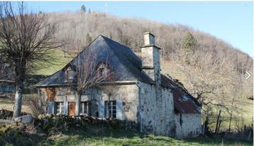 Romantisch huis in Frankrijk Auvergne beschikbaar voor biedingen