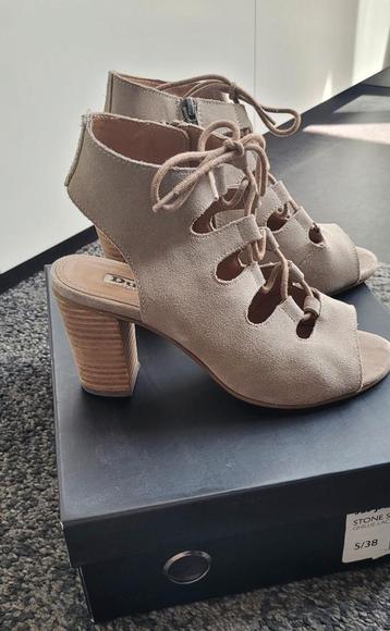 Dune London, mt 38 beschikbaar voor biedingen