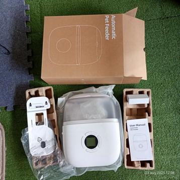 Petwant automatische voer automaat Nieuw beschikbaar voor biedingen