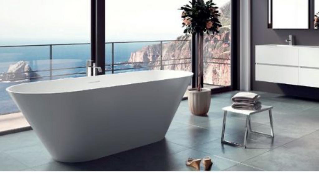 Riho Barcelona vrijstaand bad 170x70cm Solid Surface mat wit, Ophalen, Riho, Nieuw, Bad