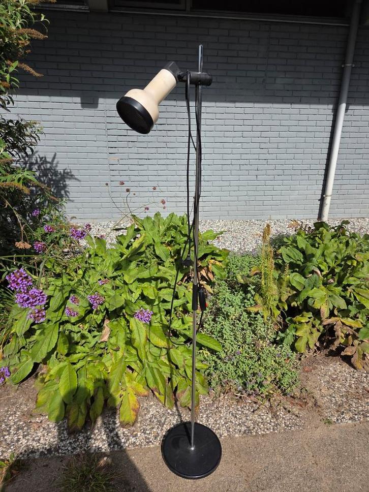 Vintage Retro staande vloerlamp, lamp, Huis en Inrichting, Lampen | Vloerlampen, Gebruikt, 100 tot 150 cm, Kunststof, Metaal, Ophalen