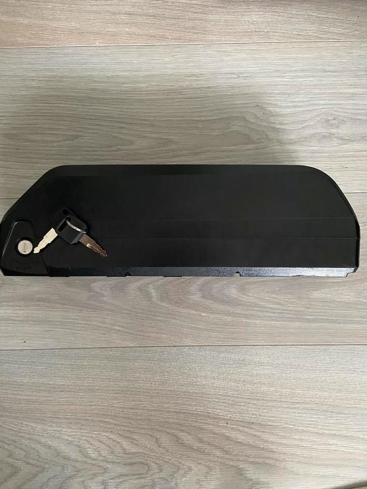 Originele OUXI V8 accu, Fietsen en Brommers, Fietsaccessoires | Fietsaccu's, Zo goed als nieuw, Ophalen of Verzenden