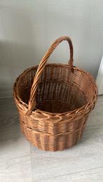 Rieten mand met hengsel, Huis en Inrichting, Woonaccessoires | Schalen en Manden, Ophalen, Rechthoekig, Riet