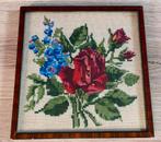 Vintage 1950 geborduurd en ingelijst -roos-, Hobby en Vrije tijd, Borduren en Borduurmachines, Ophalen of Verzenden, Zo goed als nieuw