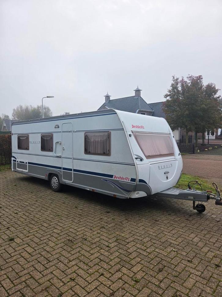 Dethleffs Beduin Caravan met Voortent -Airco-, Caravans en Kamperen, Caravans, Particulier, tot en met 4, Rondzit, Dethleffs, Frans bed