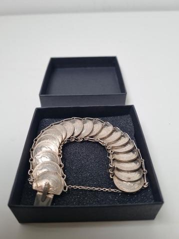 Zilveren armband van Wilhemina kwartjes beschikbaar voor biedingen