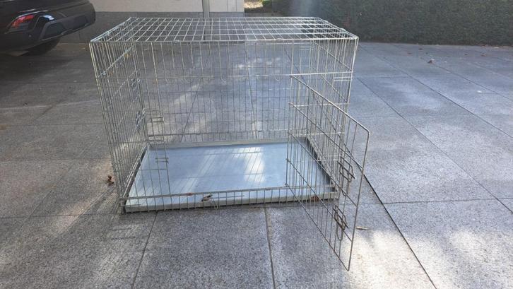 Stevige grote metalen hondenbench met bodem - inklapbaar, Dieren en Toebehoren, Hondenbenches, Gebruikt, Ophalen
