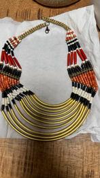 Kleurrijke ketting met kralen en gouden accenten, Ophalen of Verzenden, Zo goed als nieuw, Rood, Overige materialen
